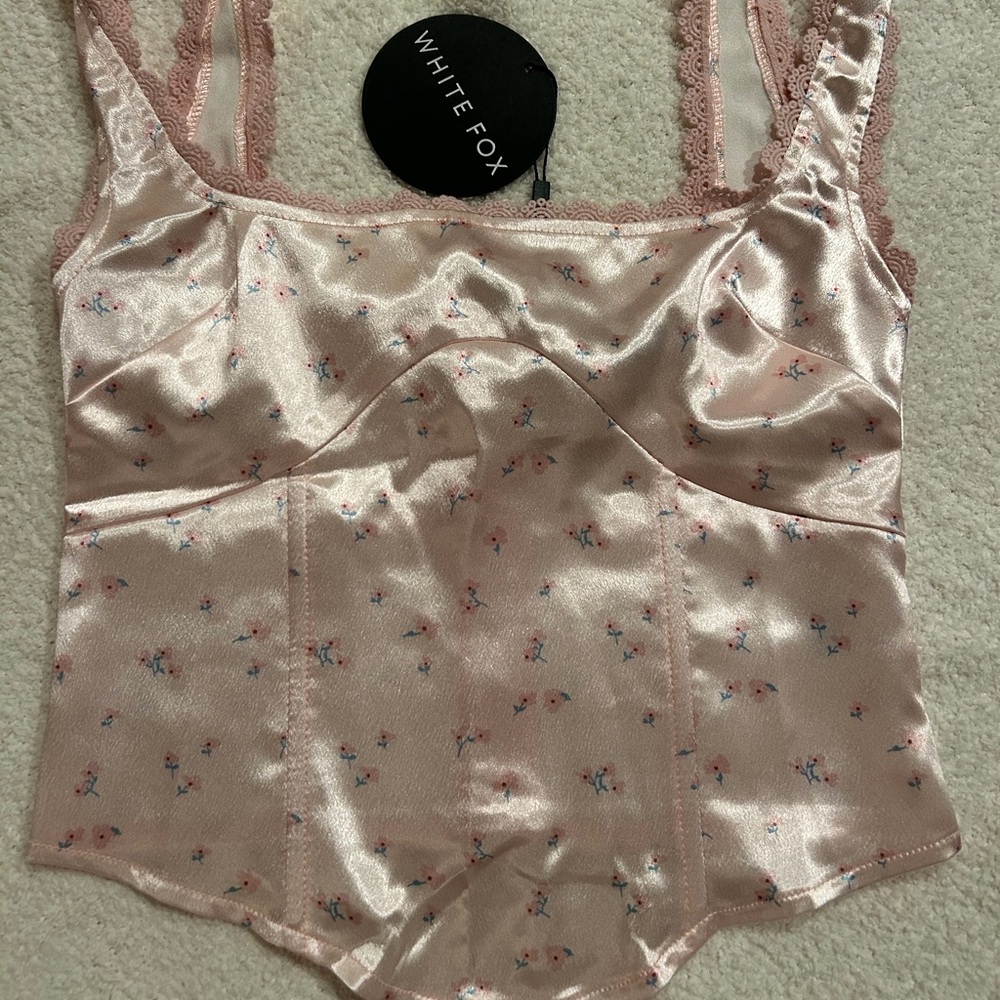 White fox top